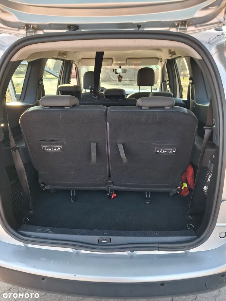 Dacia Lodgy 1.6 Laureate - 11