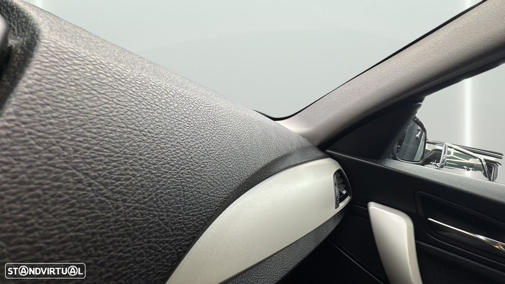 BMW 118 d Line Urban - 12