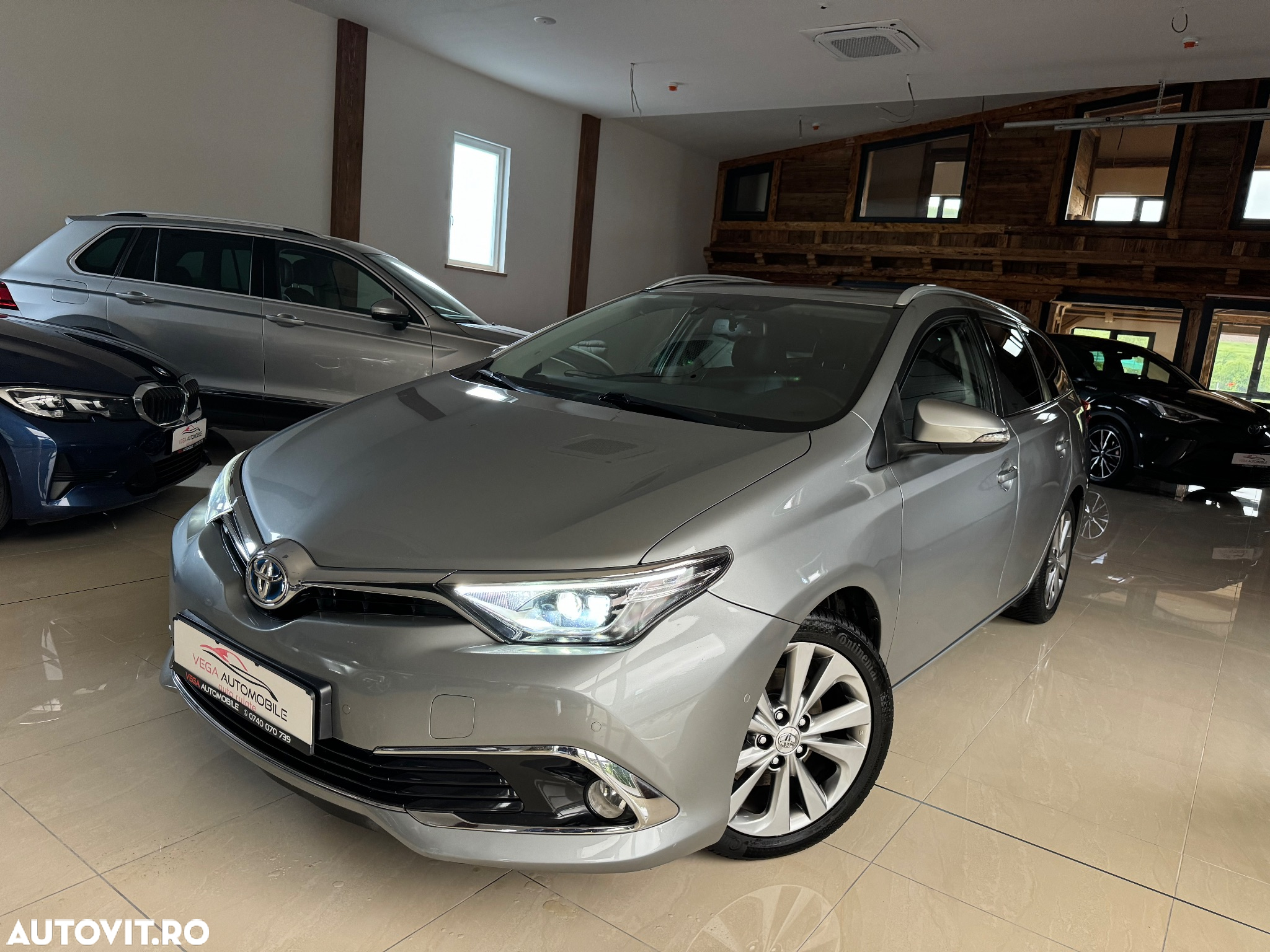 Toyota Auris 1.8 VVT-i Hybrid Automatik Touring Sports Edition-S - 2