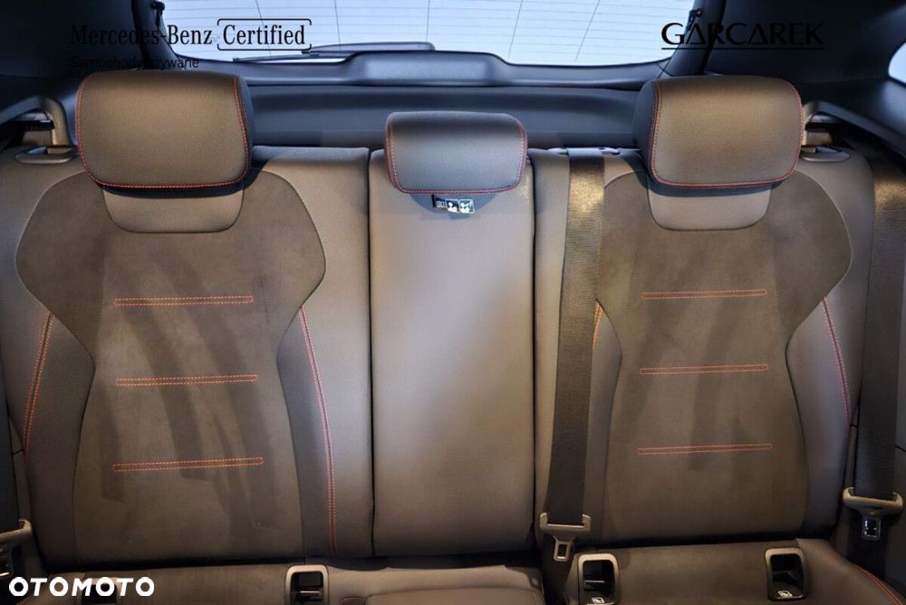 Mercedes-Benz GLA - 23