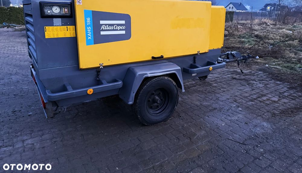 Atlas Copco XAHS 186 Kompresor Śrubowy sprężarka 11 m3. Regulacja ciśnienia bar 10. Chłodnica Cyklonowa Osuszacz! Silnik DEUTZ 150 KM. Potężna moc. 2014 rok 2173 mtg. Sprowadzony z Norwegii! Dokumenty do Rejestracji jako pojazd. Maszyna jak Nowa z Salonu!! - 5