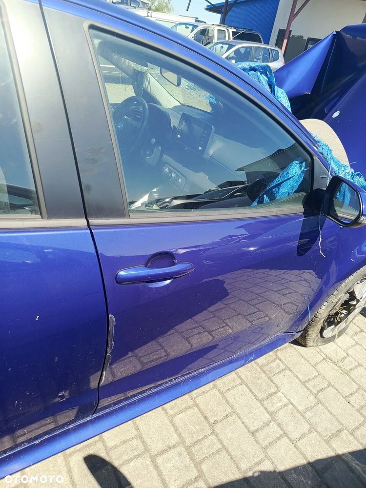 TOYOTA YARIS IV DRZWI PRAWE PRZÓD PRZEDNIE GOŁE 8W7 - 1
