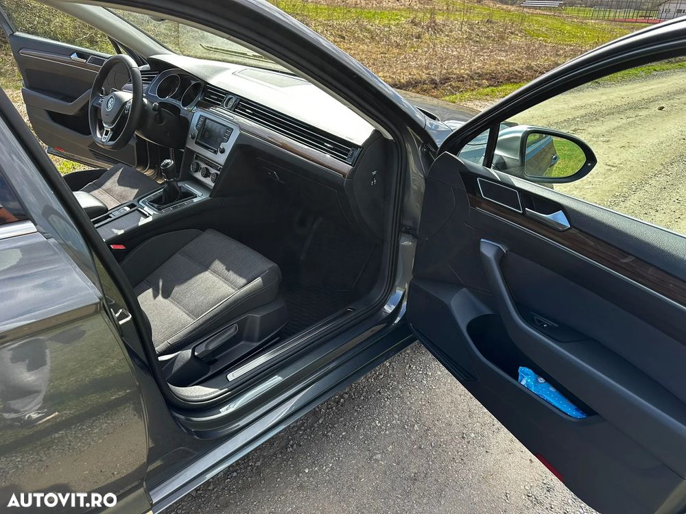 Volkswagen Passat 2.0 TDI Comfortline - 13