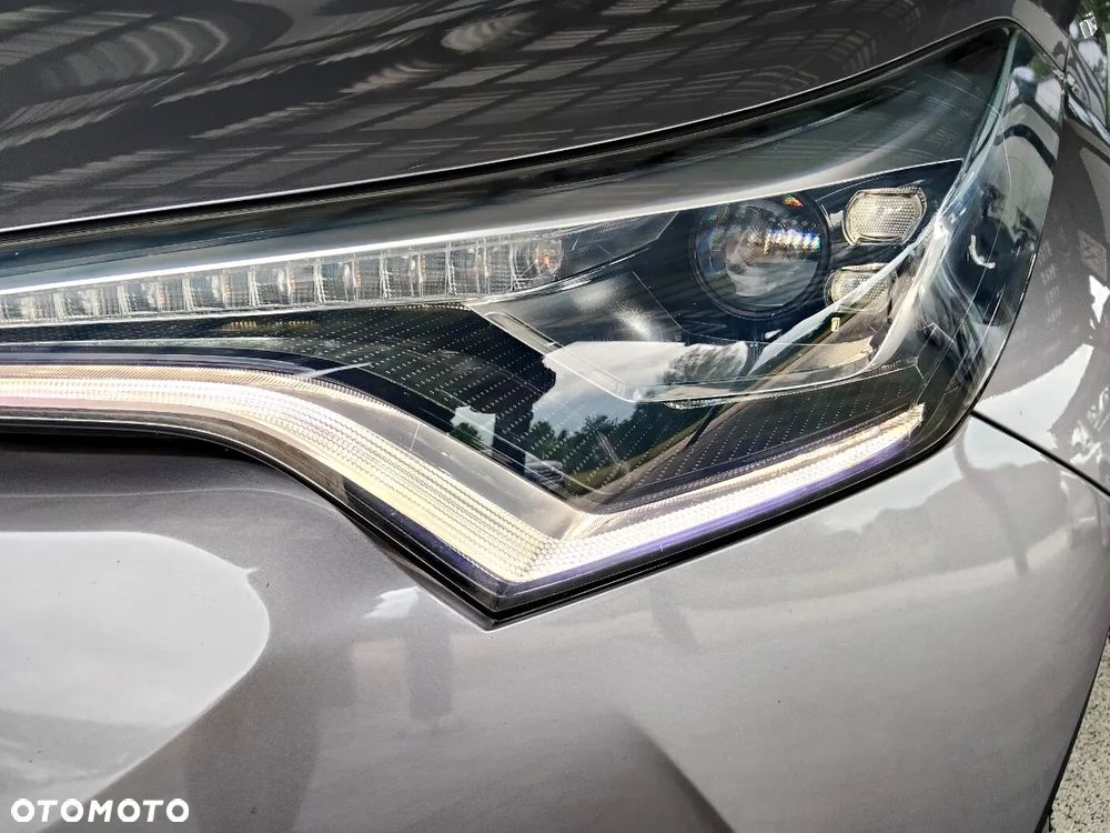 Toyota C-HR - 16