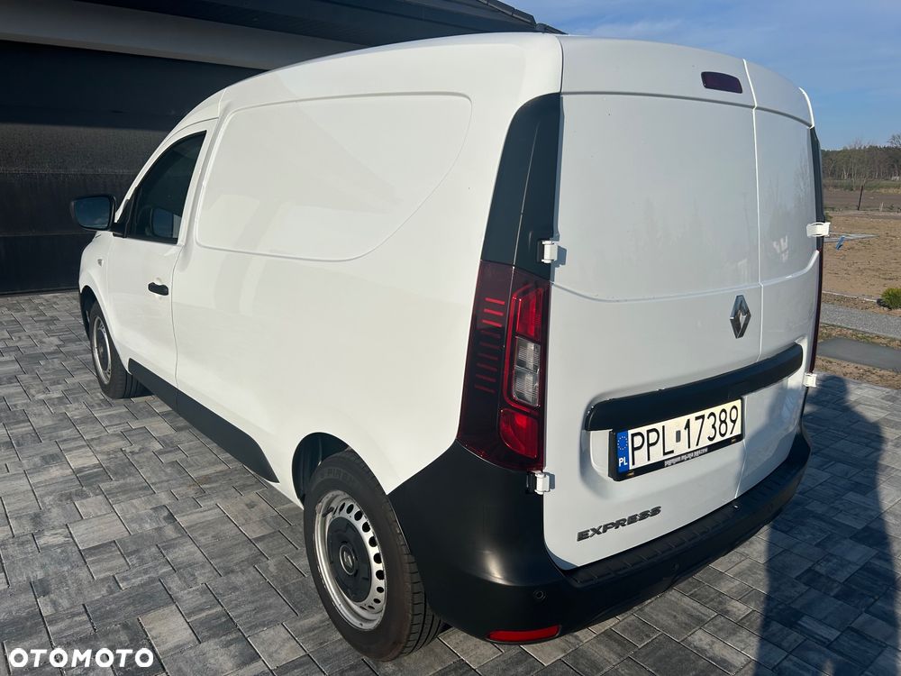 Renault Express - 12