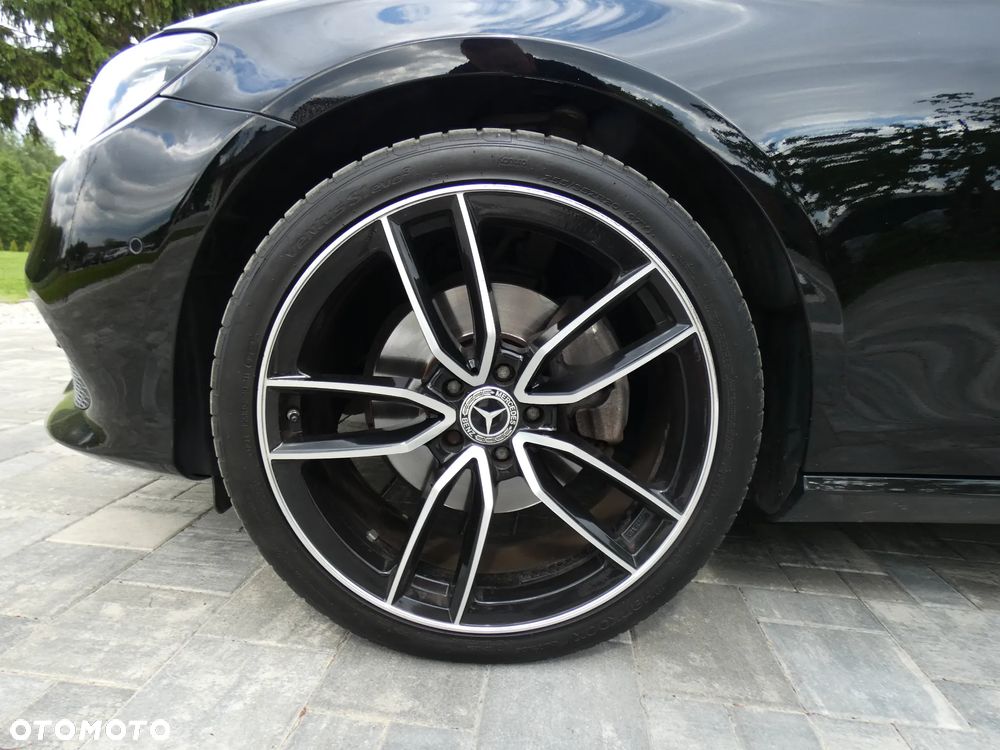Mercedes-Benz Klasa E 220 d 4-Matic Business Edition 9G-TRONIC - 19