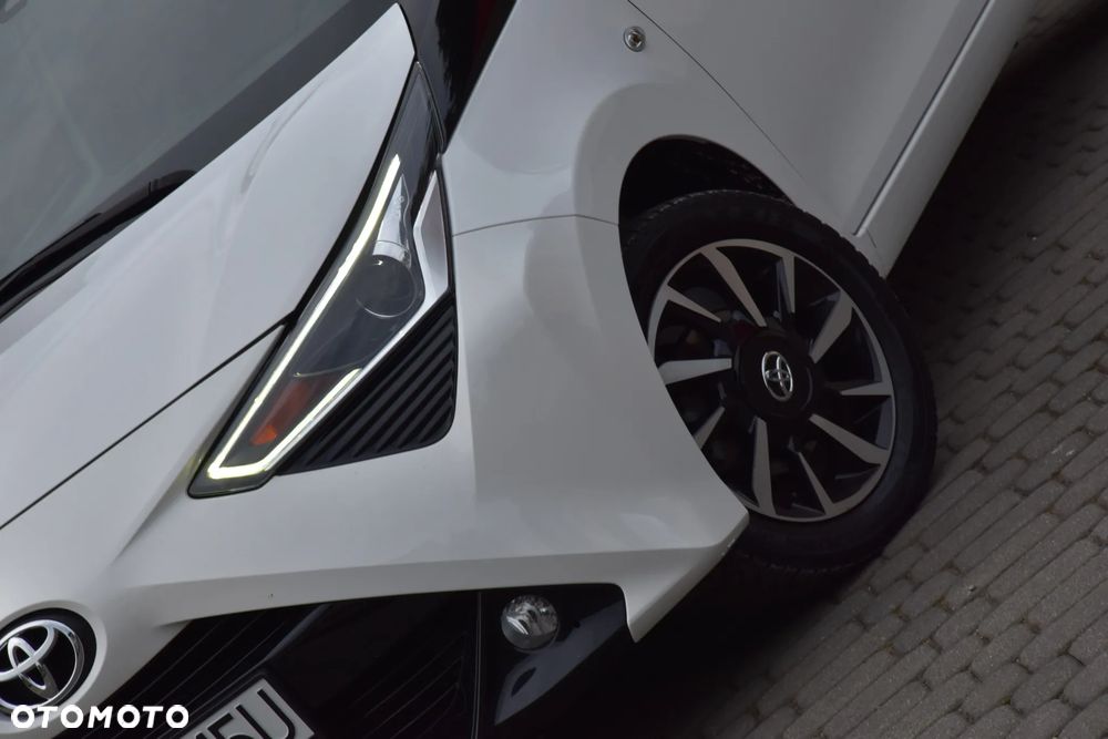 Toyota Aygo x-play club - 4