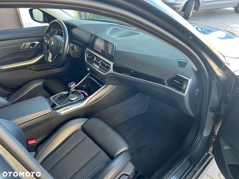 BMW Seria 3 320d xDrive Sport Line - 12