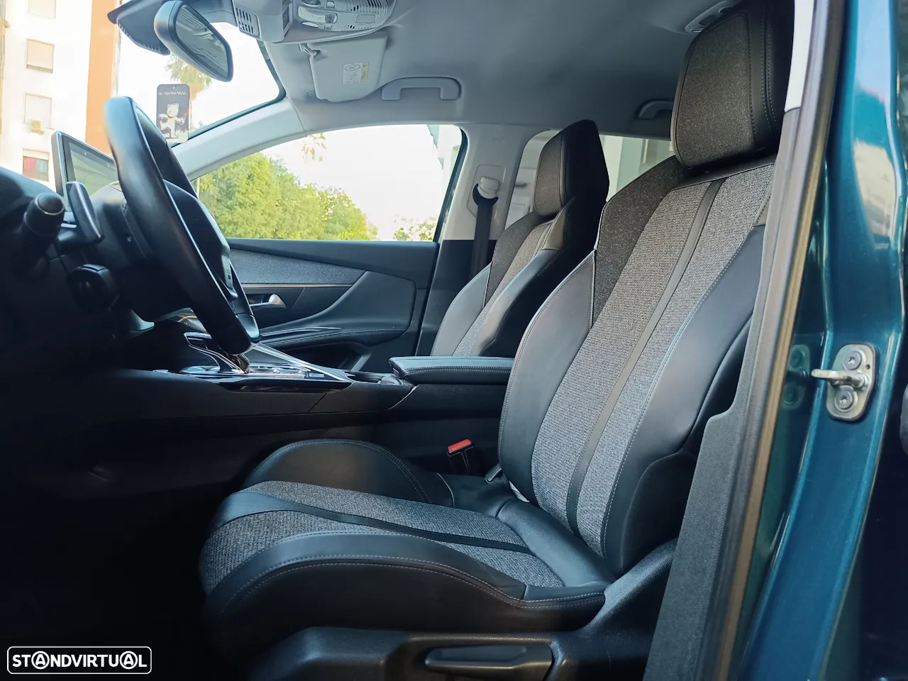 Peugeot 5008 1.2 PureTech Allure EAT8 - 8