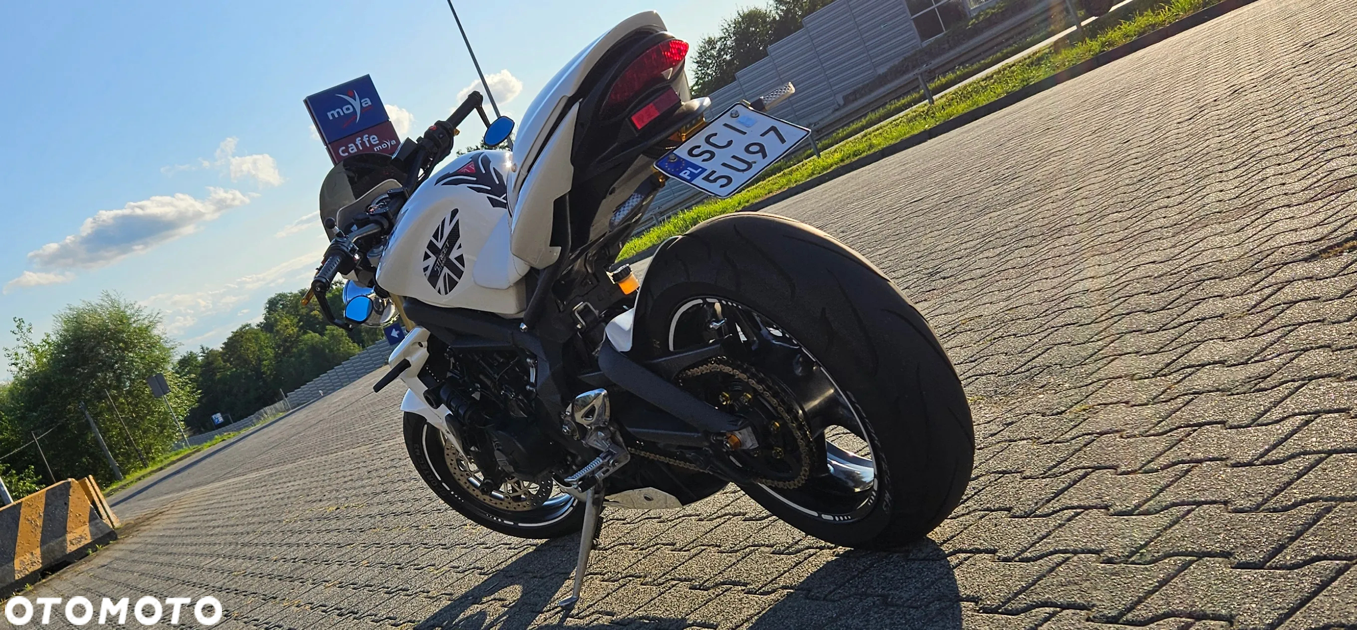 Triumph Street Triple - 12