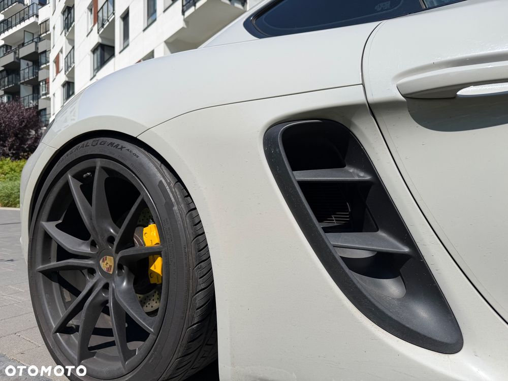 Porsche 718 Cayman - 8