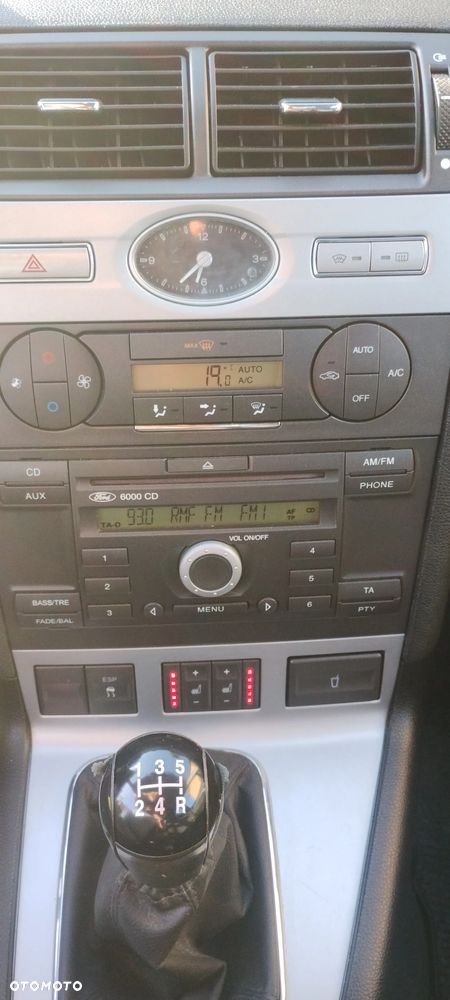 Ford Mondeo 1.8 Ghia - 14