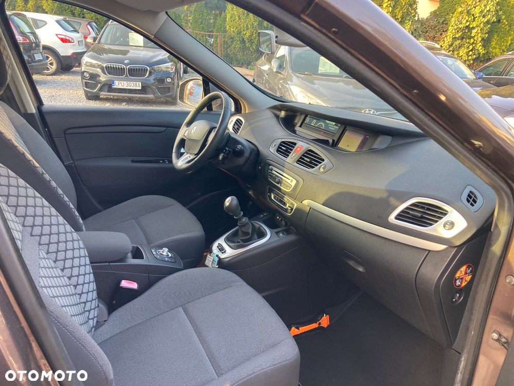 Renault Scenic 1.6 16V 110 Authentique - 11