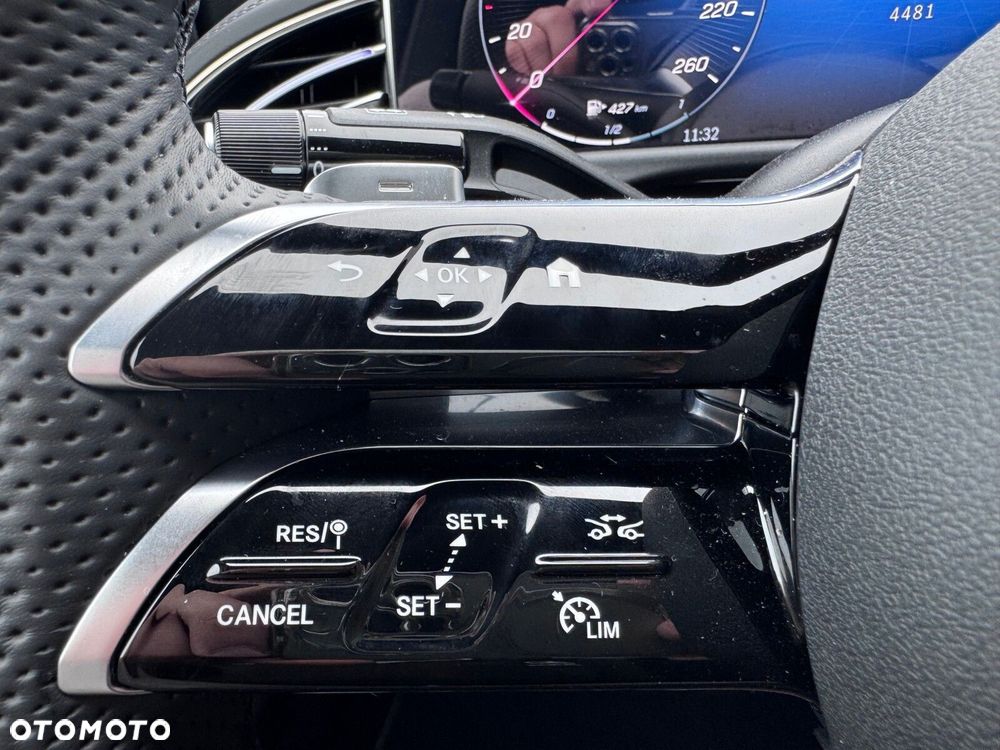 Mercedes-Benz Klasa E 200 mHEV 4-Matic AMG 9G-Tronic - 24