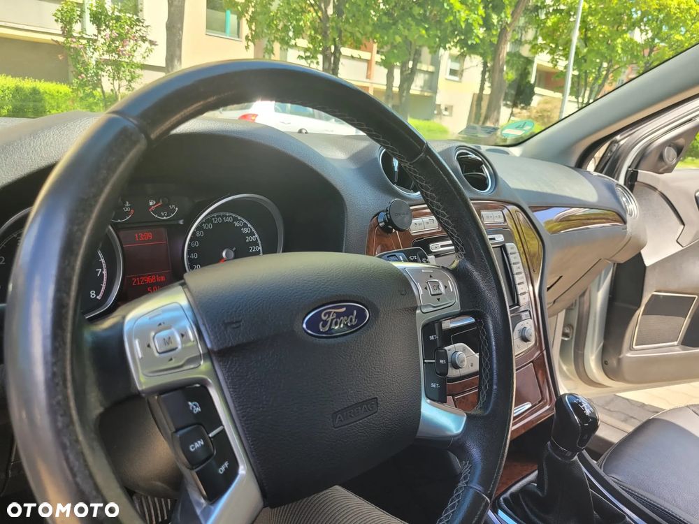 Ford Mondeo 2.0 Ghia X100 / X - 16