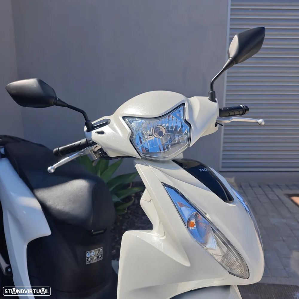 Honda Vision 110 - 3
