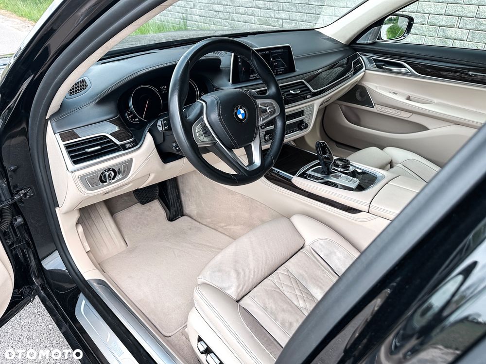 BMW Seria 7 750Li - 7