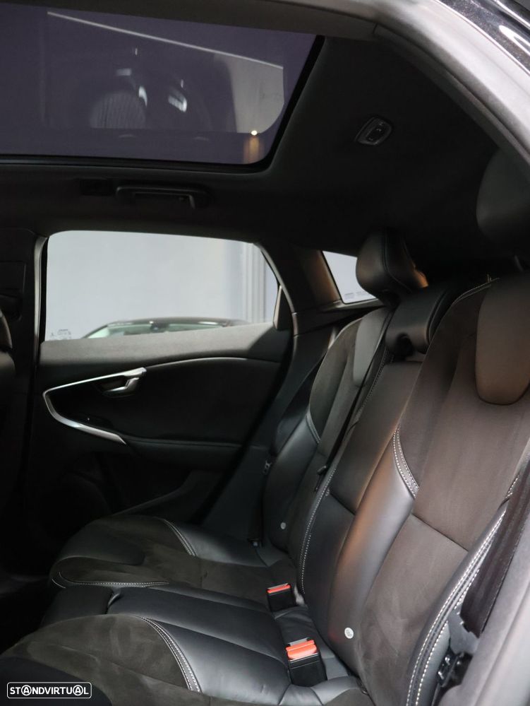 Volvo V40 D2 R Design - 9