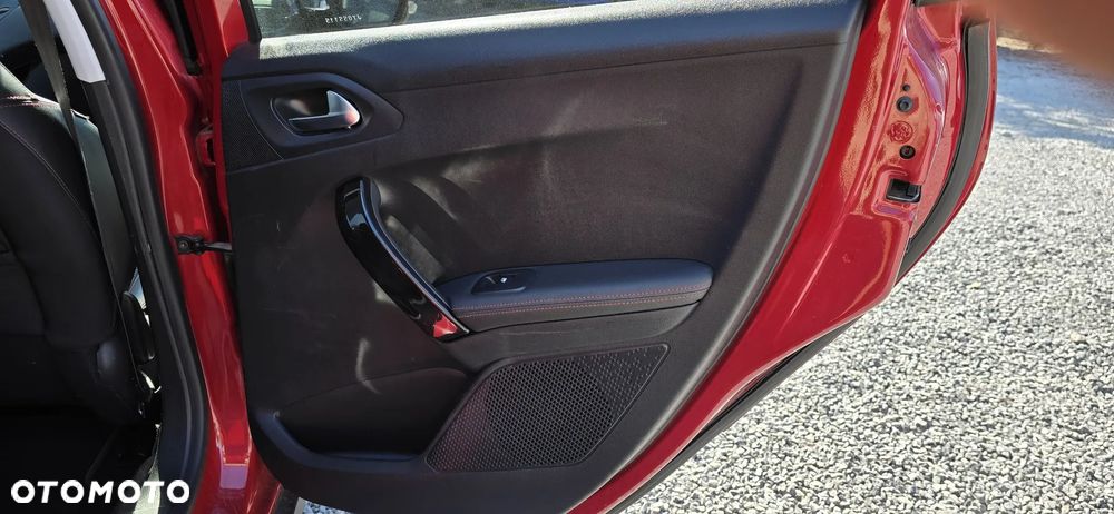 Peugeot 2008 PureTech 110 Stop&Start GT-Line Edition - 31