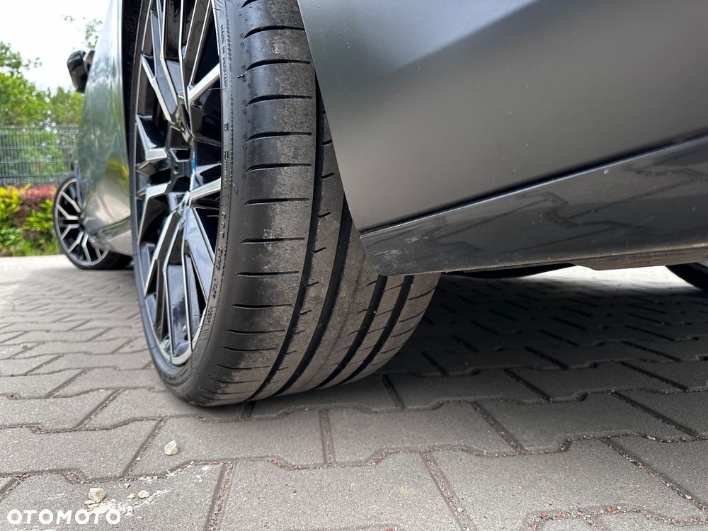 BMW Seria 8 - 17