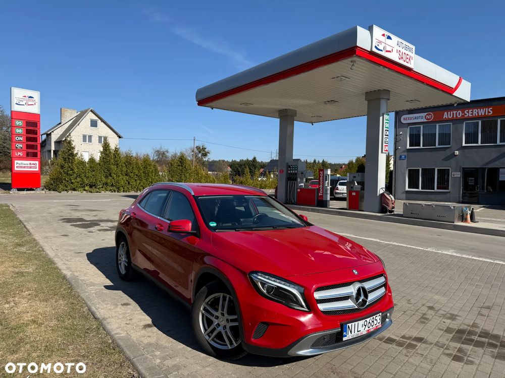 Mercedes-Benz GLA 180 7G-DCT - 1