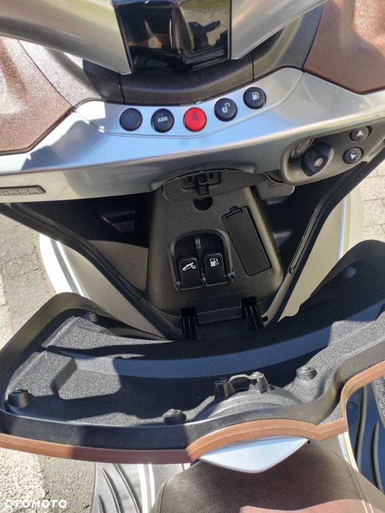Piaggio X10 - 7