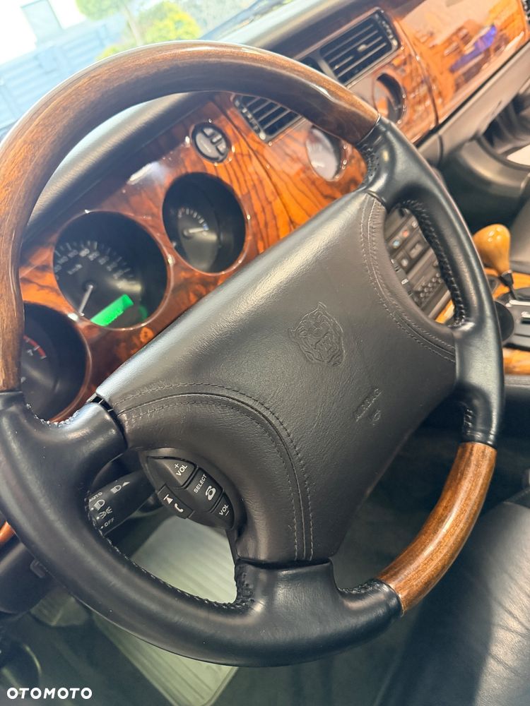 Jaguar XK - 13