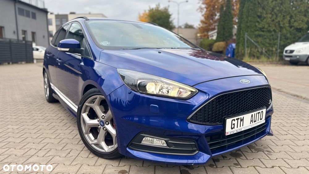 Ford Focus 2.0 EcoBoost ST mit Leder-Exclusiv-Paket - 24