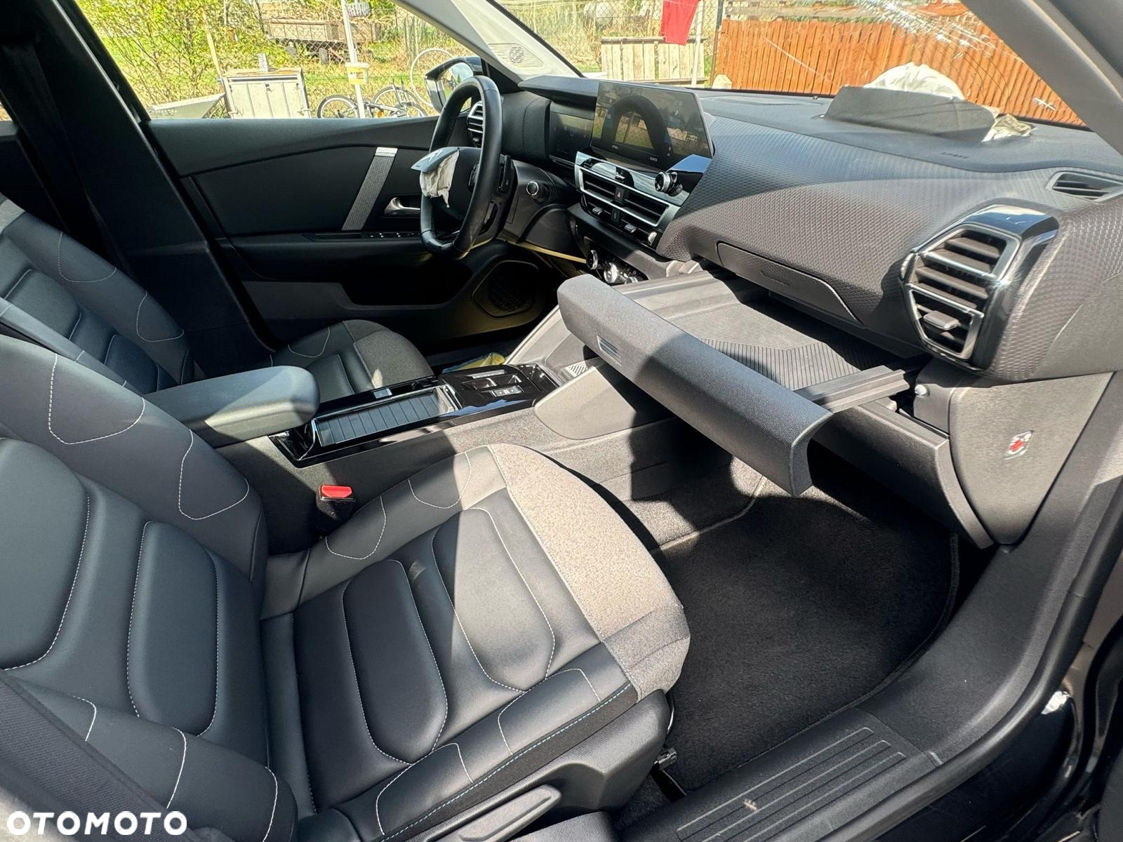 Citroën C4 BlueHDi 130 Stop&Start EAT8 SHINE - 13