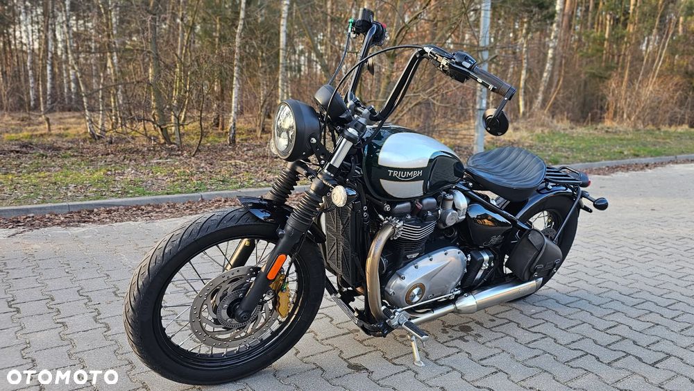 Triumph Bonneville Bobber - 4