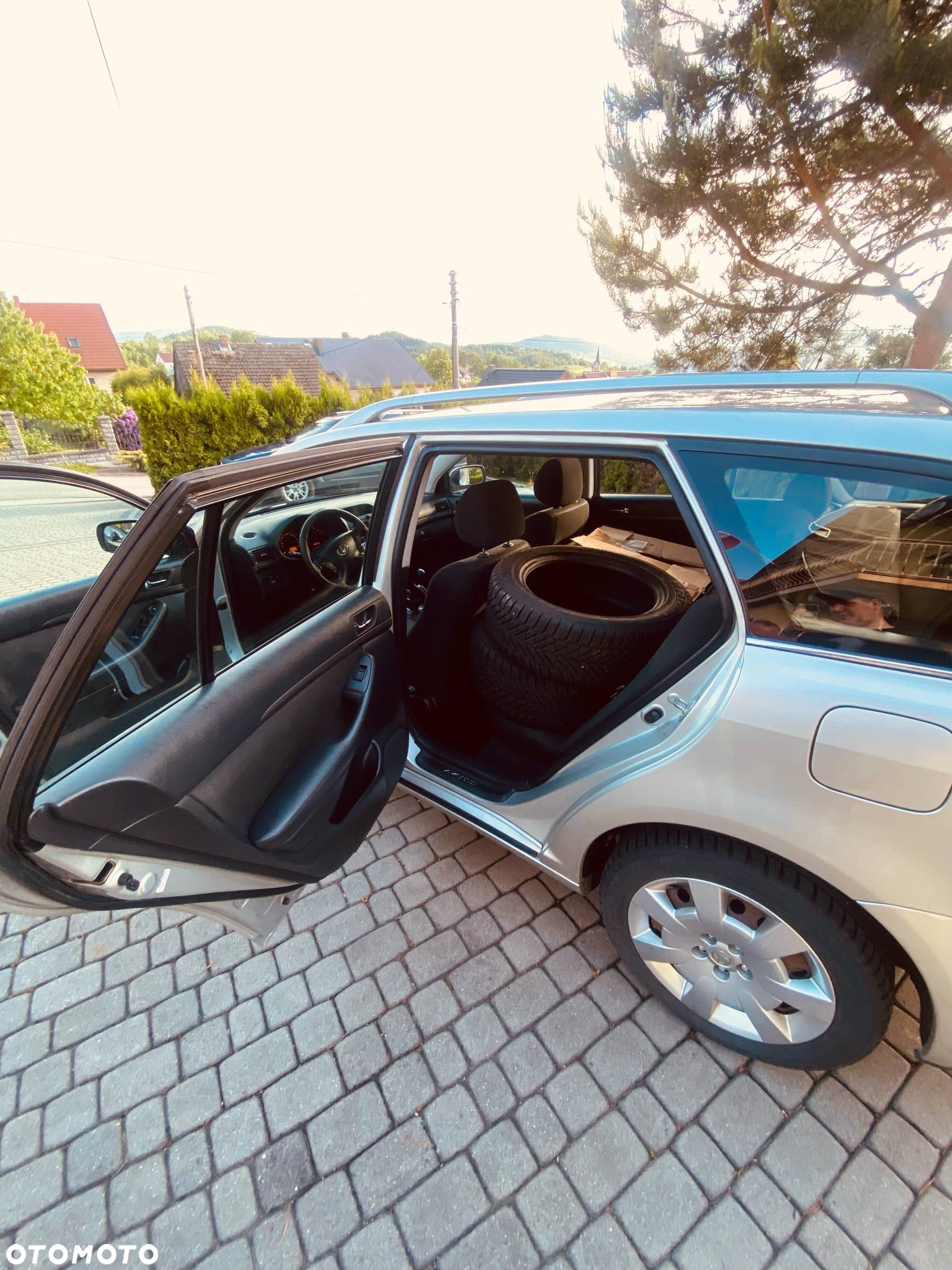 Toyota Avensis - 4