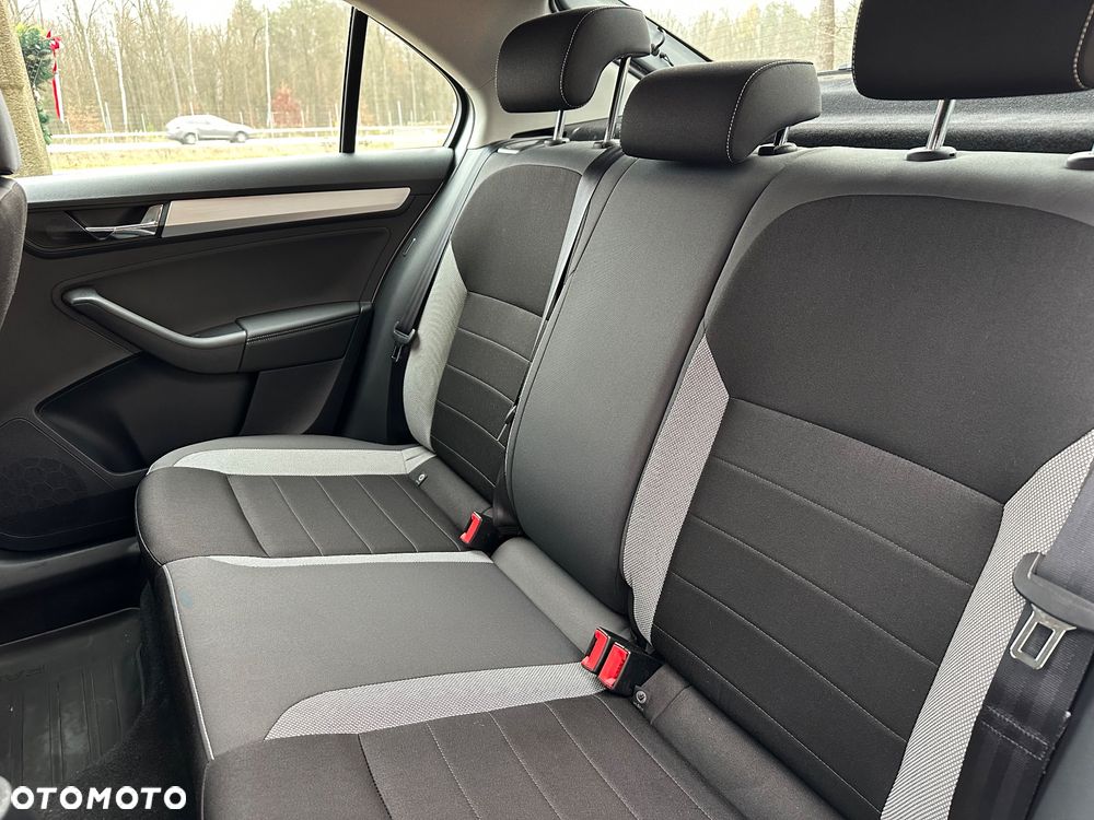 Skoda RAPID 1.0 TSI Ambition - 23