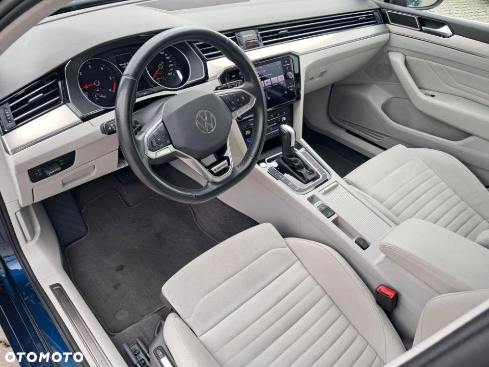 Volkswagen Passat - 16
