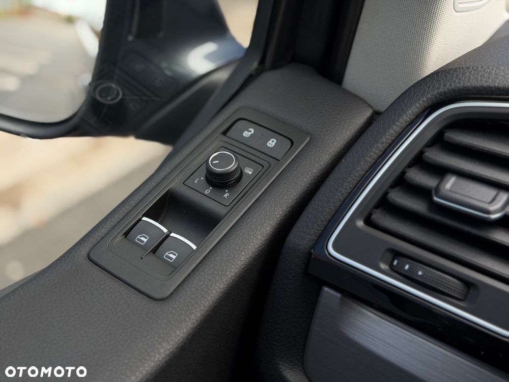 Volkswagen Multivan 2.0 BiTDI L1 Generation SIX - 32