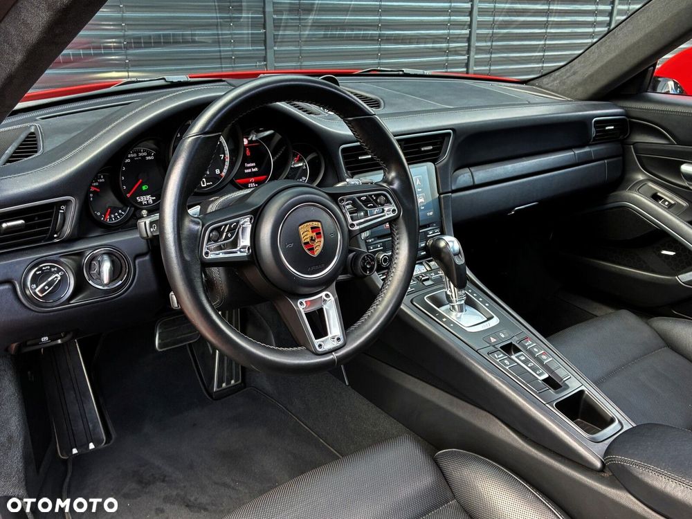 Porsche 911 - 26