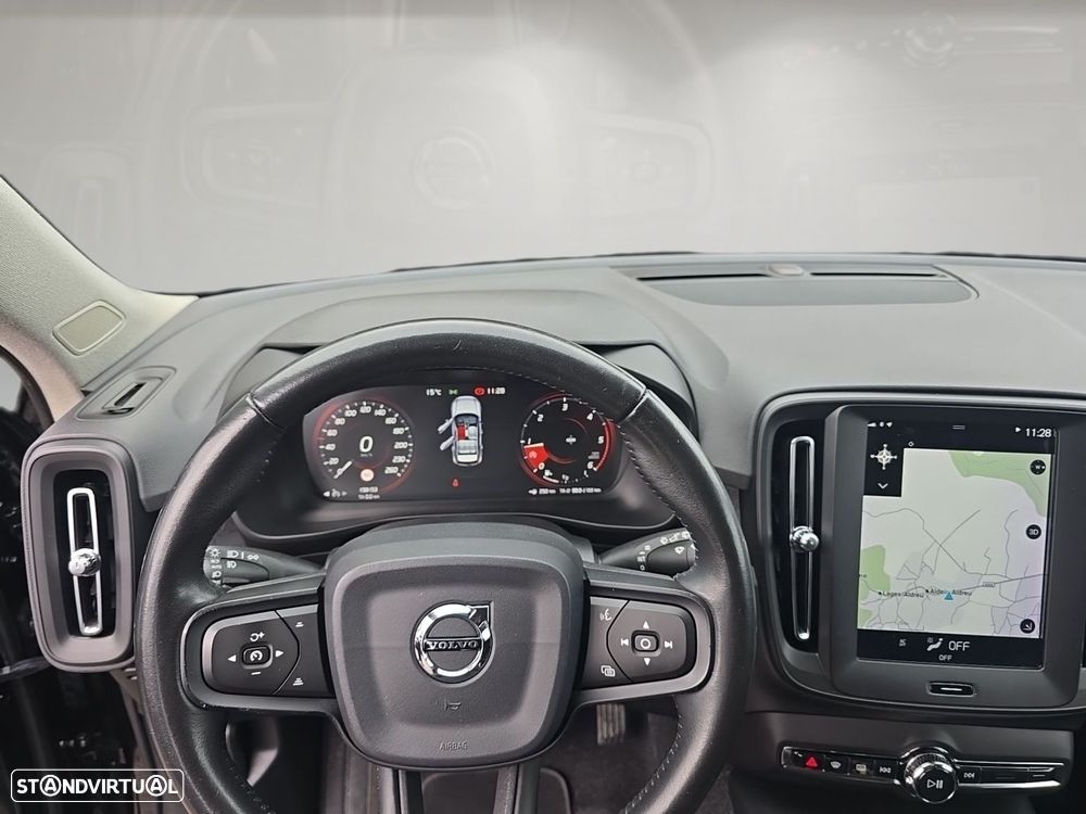 Volvo XC 40 2.0 D3 - 8