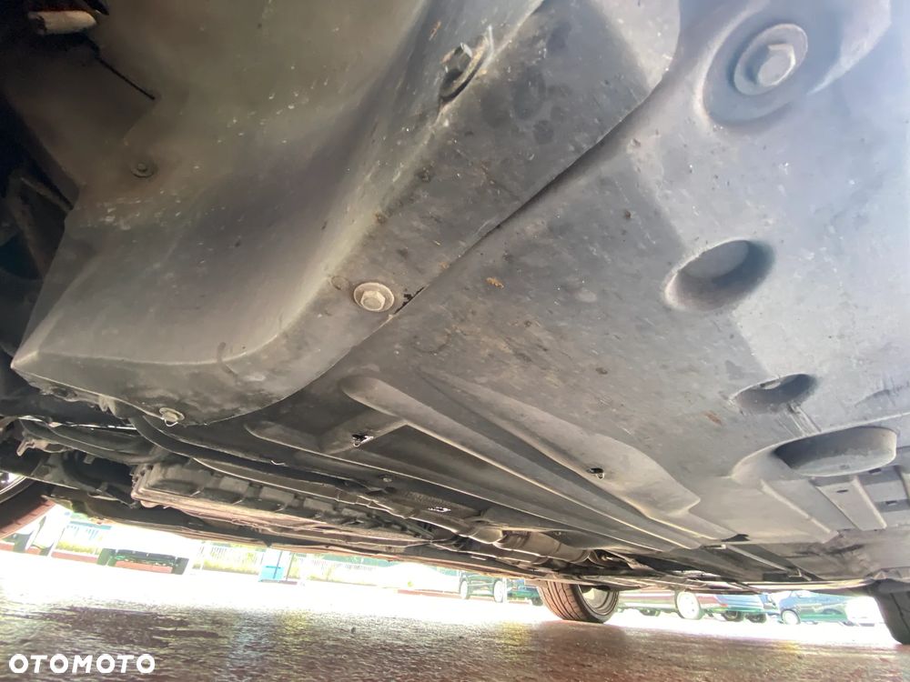 BMW Seria 7 740i V8 - 22