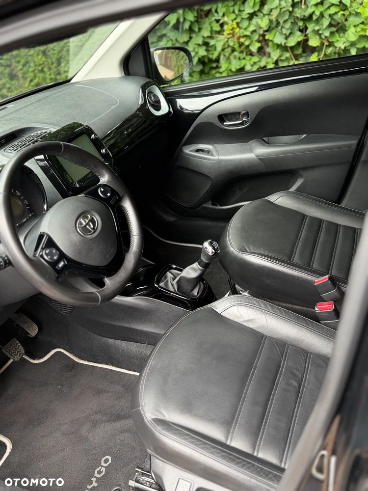 Toyota Aygo x-clusiv - 9