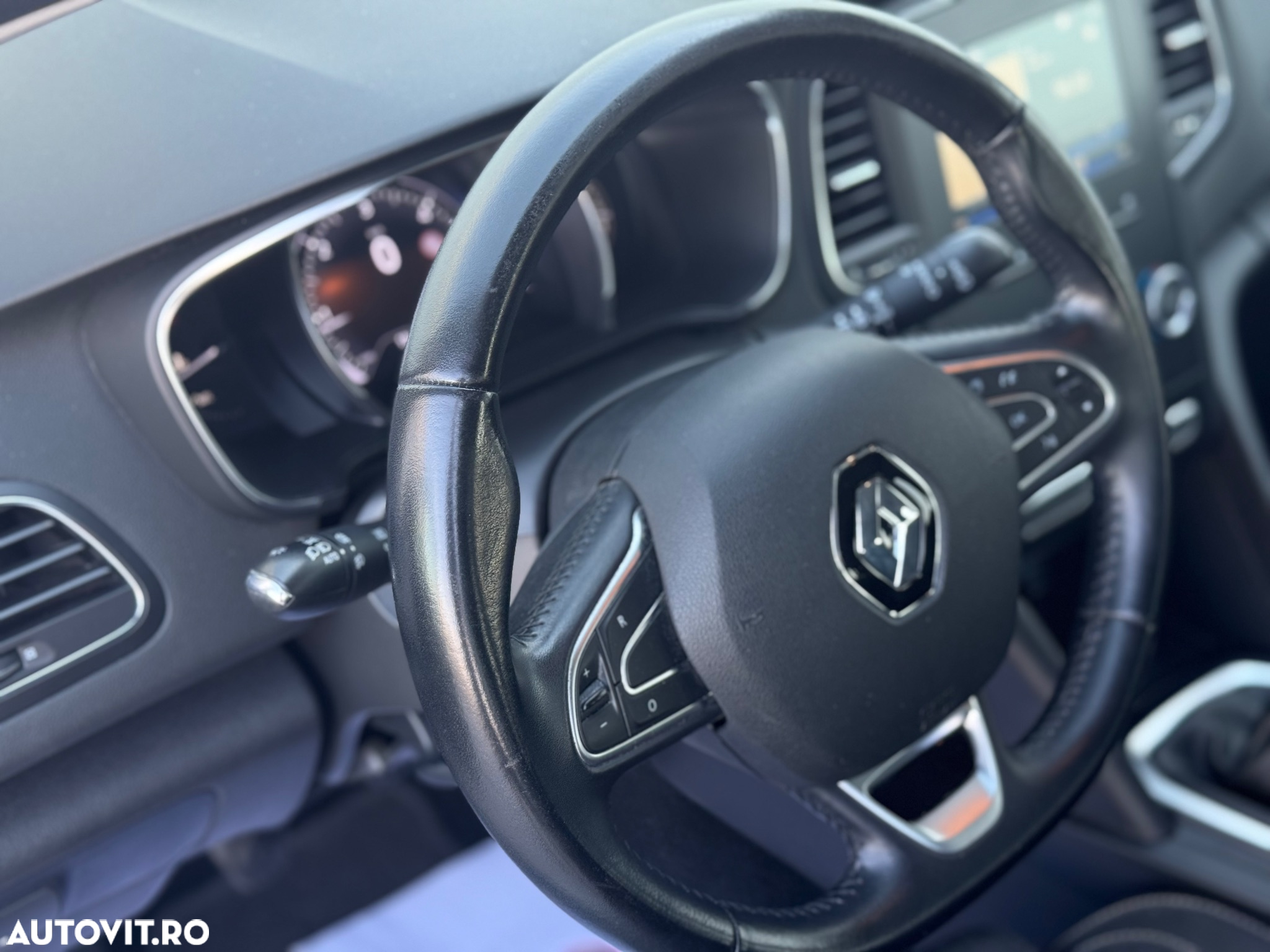 Renault Megane Energy dCi Intens - 6