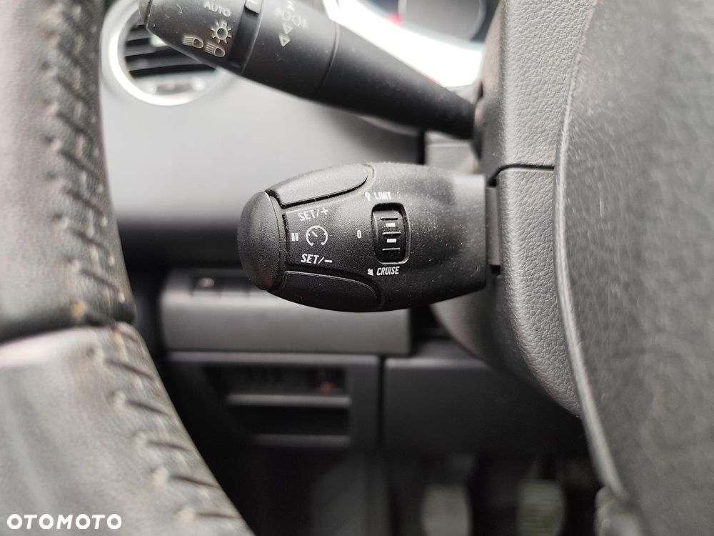 Peugeot 5008 HDI FAP 150 Family Plus - 17