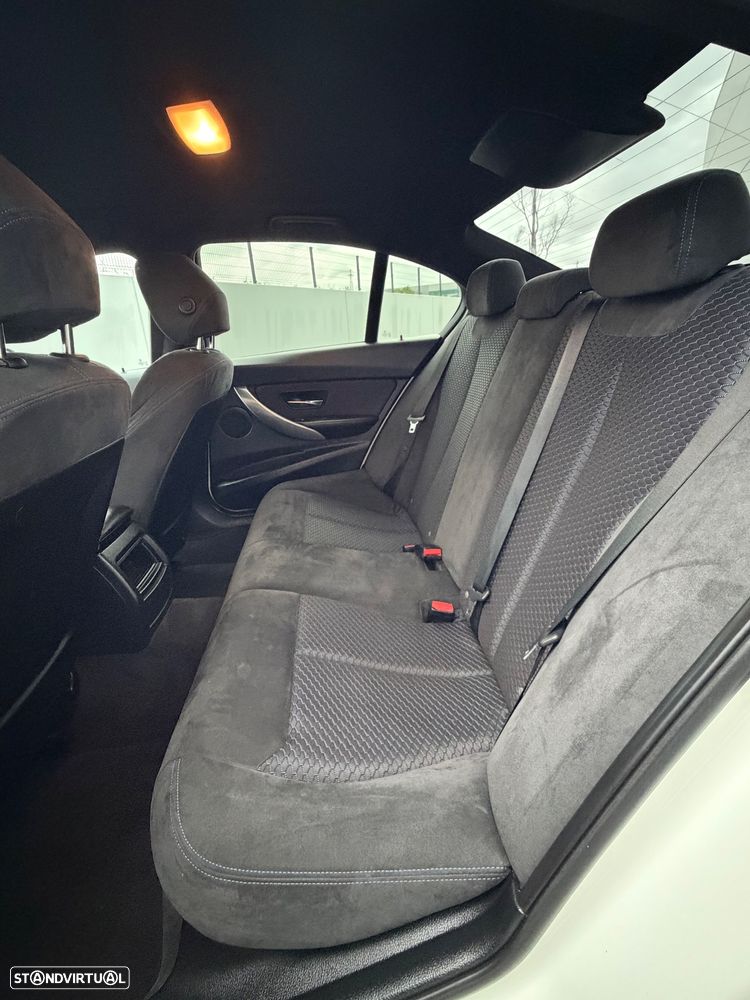 BMW 318 d Pack M - 16