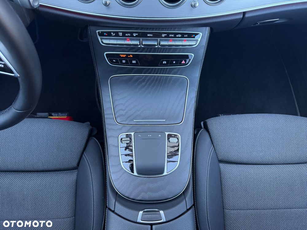 Mercedes-Benz Klasa E 220 d 4-Matic AMG/Avantgarde - 21