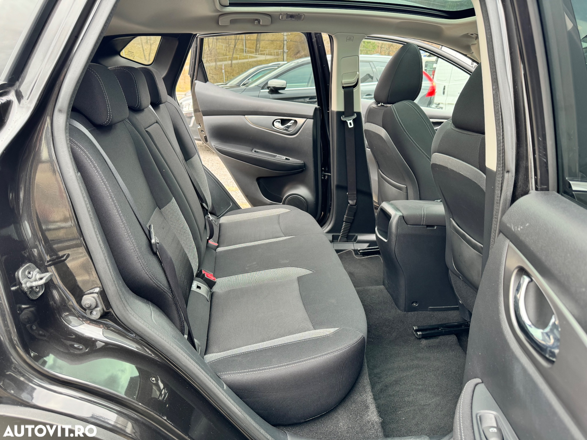 Nissan Qashqai 1.6 DCI Xtronic TEKNA - 31