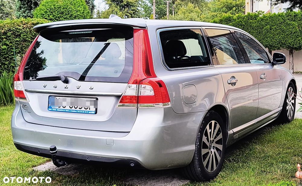 Volvo V70 D2 Momentum - 2