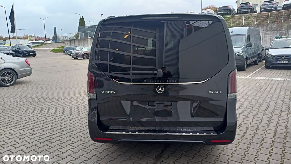 Mercedes-Benz Klasa V - 7