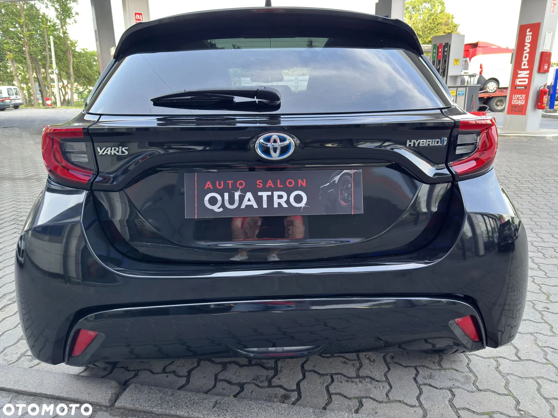 Toyota Yaris Hybrid 116 1.5 VVT-i Black&White - 26