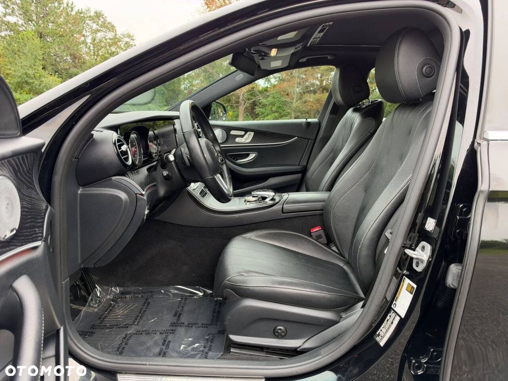 Mercedes-Benz Klasa E 300 9G-TRONIC - 24