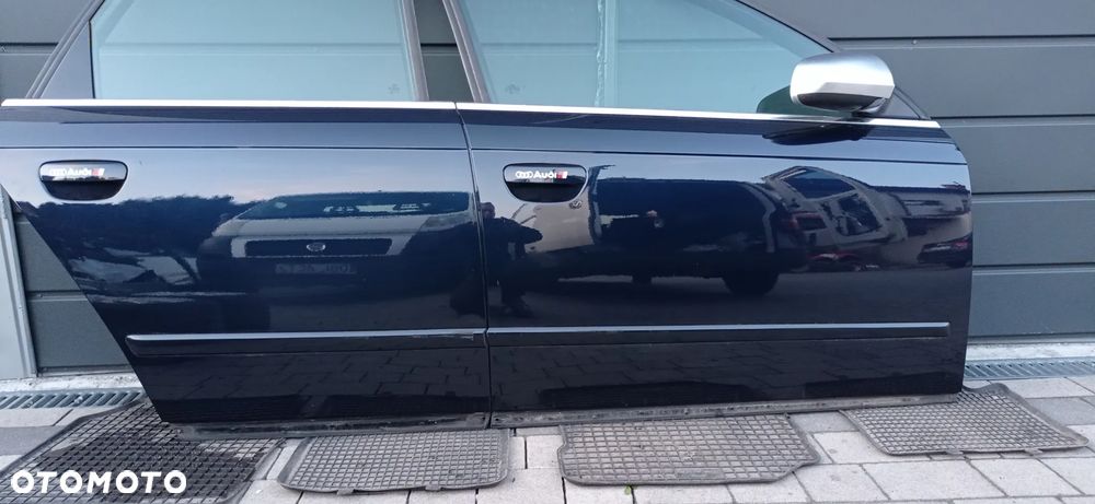 AUDI A4 B7 drzwi prawe tylne LZ5A