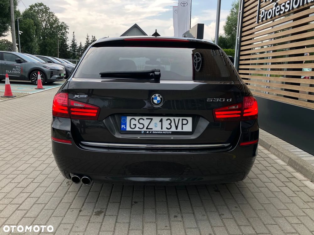 BMW Seria 5 530d xDrive Luxury Line - 7