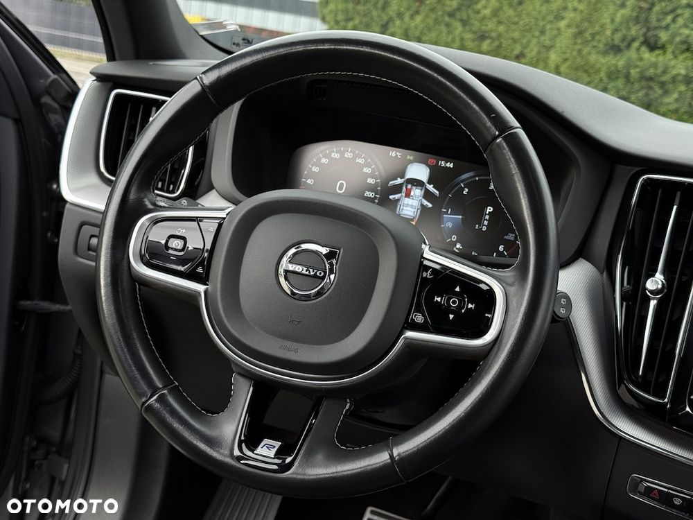 Volvo XC 60 D4 Geartronic RDesign - 17